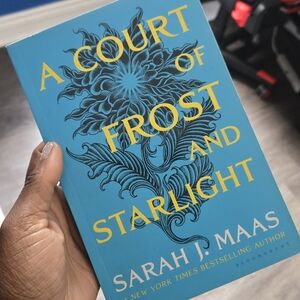 A Court of Frost and Starlight - Sarah J. Maas